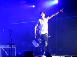 30 seconds to mars - closer to the edge (live in munich) 2010